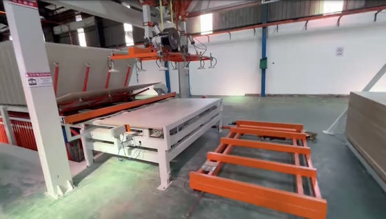Lamination horizontale à cycle court à la presse à chaud