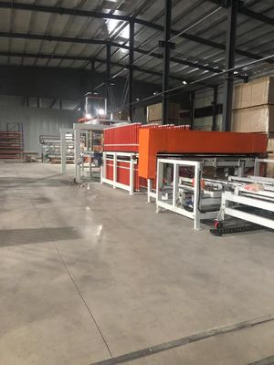 Ligne de production de revêtements de sol stratifiés de précision industrielle 20000kN